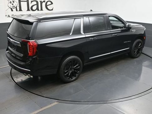 Used 2023 GMC Yukon XL Denali AWD/4WD image 39