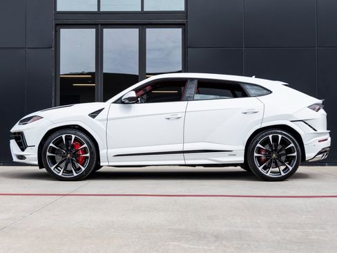 Used 2024 Lamborghini Urus S image 9