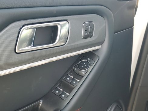 New 2026 Ford Explorer ST-Line w/ ST-Line Street Pack image 18