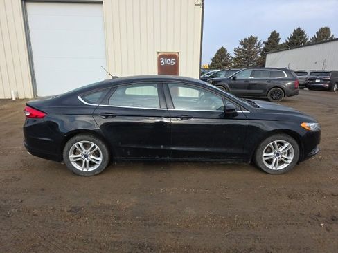 Used 2018 Ford Fusion SE w/ Fusion SE Technology Package image 8