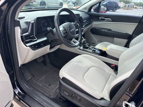 Used 2023 Kia Sportage EX image 9