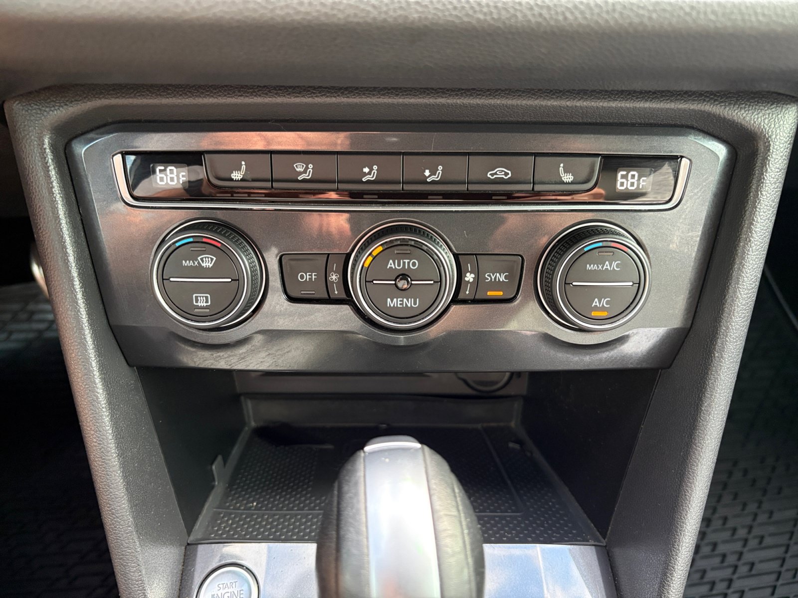 Used 2020 Volkswagen Tiguan SE R-Line FWD image 16