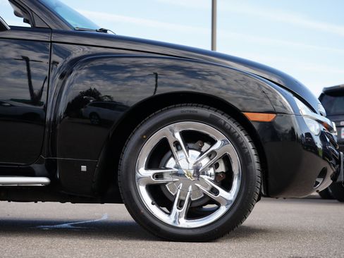 Used 2006 Chevrolet SSR w/ Preferred Equipment Group image 11