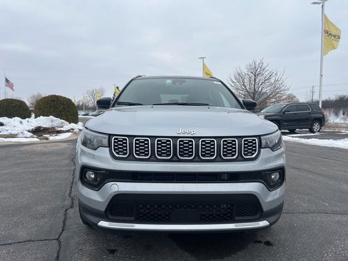 Used 2025 Jeep Compass Limited image 2