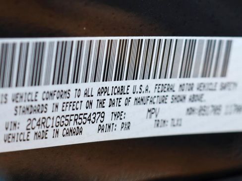 Used 2015 Chrysler Town & Country Limited Platinum FWD image 20