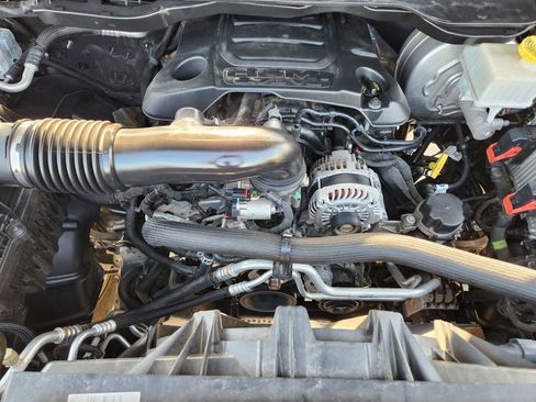 Used 2019 RAM 1500 Laramie image 43