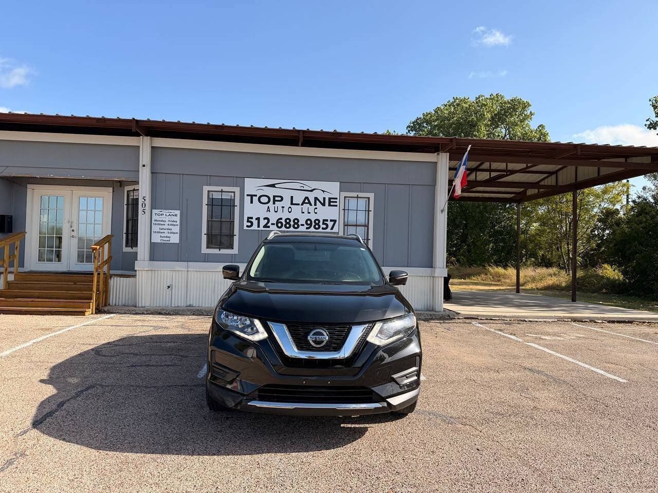 Used 2018 Nissan Rogue SV w/ Premium Package FWD image 3