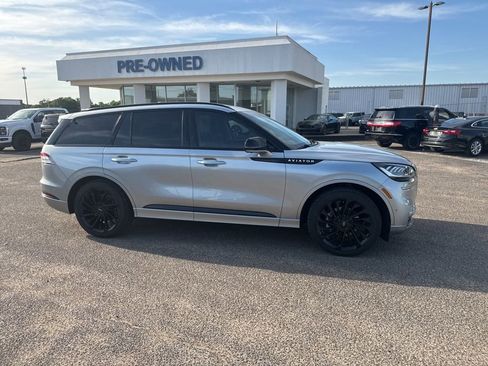 Used 2023 Lincoln Aviator Reserve w/ Equipment Group 201A image 16
