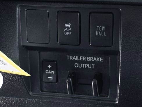 Used 2018 Toyota Tundra SR5 w/ TRD Sport Package image 33