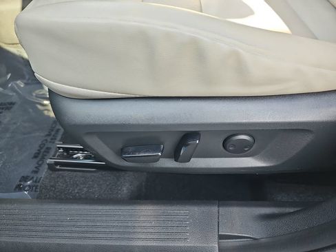 Used 2021 Nissan Rogue SV w/ Premium Package FWD image 27