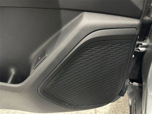 Used 2024 Chevrolet Traverse Z71 image 24