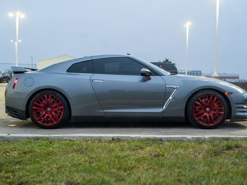 Used 2016 Nissan GT-R Premium image 8