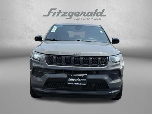 Used 2023 Jeep Compass Sport AWD/4WD image 3