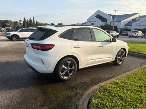 Used 2024 Ford Escape ST-Line w/ Tech Pack #1 FWD image 5