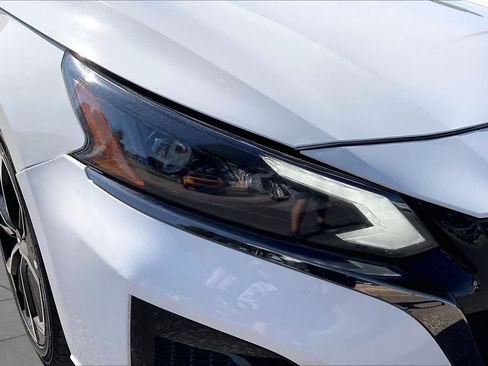 Used 2024 Nissan Altima 2.5 SR FWD image 26