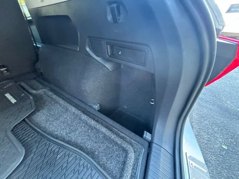 Used 2020 Volkswagen Tiguan SE w/ Panoramic Sunroof Package AWD/4WD image 34