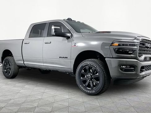 New 2026 RAM 2500 Laramie AWD/4WD image 2