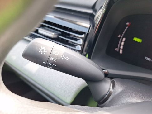 Used 2025 Toyota Camry LE w/ Convenience Package image 22