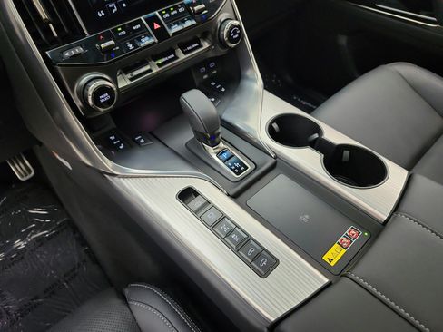 Used 2025 Lexus LX 700h F Sport AWD/4WD image 11
