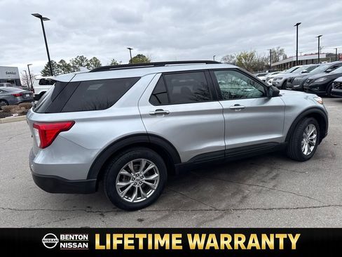 Used 2020 Ford Explorer XLT w/ Equipment Group 202A image 9