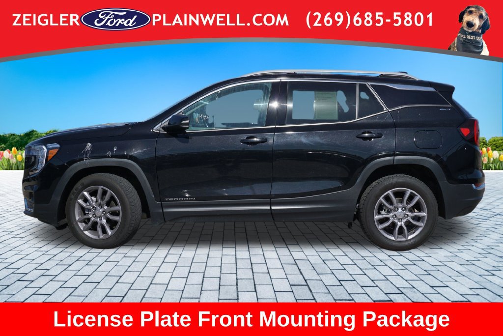Used 2024 GMC Terrain SLT AWD/4WD image 2