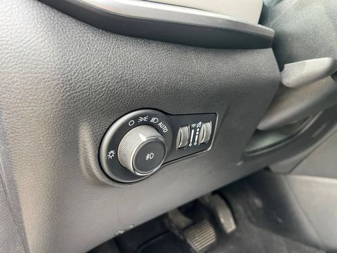 Used 2025 Jeep Compass Limited AWD/4WD image 16