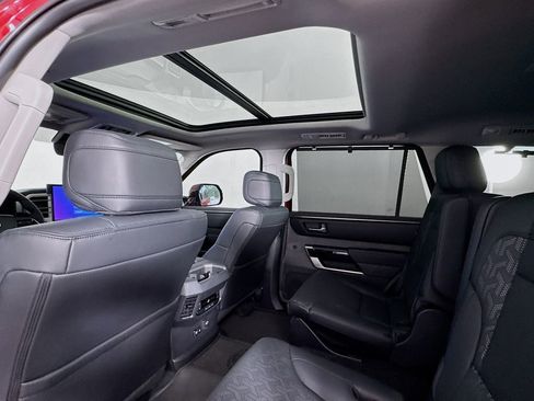 Used 2024 Toyota Sequoia Limited image 19