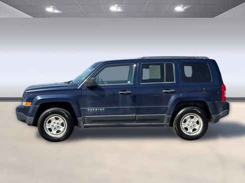 Used 2014 Jeep Patriot Sport AWD/4WD image 2