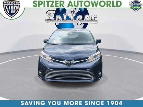 Used 2018 Toyota Sienna XLE w/ Carpet Mat Package FWD image 3