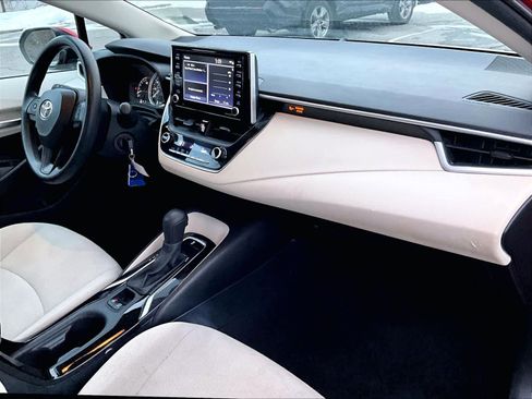 Used 2021 Toyota Corolla LE image 14