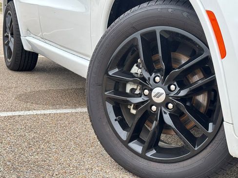 Used 2024 Dodge Durango GT image 2