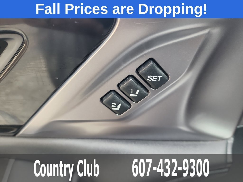 Used 2025 Subaru Outback Limited AWD/4WD image 13
