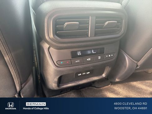 Used 2024 Honda Pilot Touring image 14
