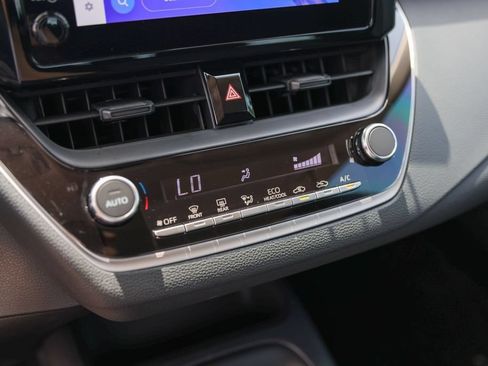 Used 2025 Toyota Corolla LE FWD image 17