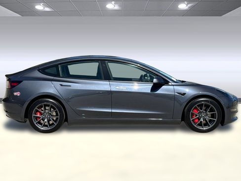 Used 2023 Tesla Model 3 Standard Range image 8