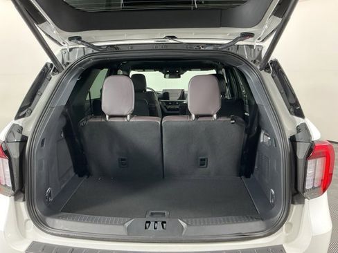 New 2026 Ford Explorer Platinum w/ LUX Leather Package image 32