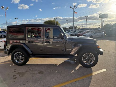 Used 2022 Jeep Wrangler Unlimited Sahara w/ Cold Weather Group image 3