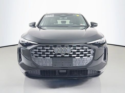 Certified 2025 Audi Q5 Premium w/ Convenience Package image 2