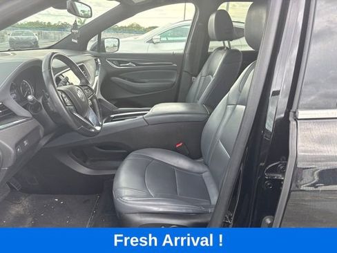 Used 2023 Buick Enclave Essence FWD image 2