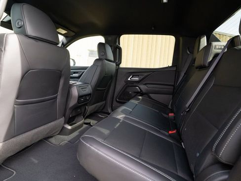 New 2025 Chevrolet Silverado EV LT image 32