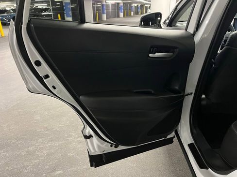 Used 2024 Toyota Corolla Cross XLE image 19