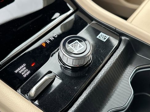 New 2025 Jeep Grand Cherokee L Limited w/ Luxury Tech Group II image 23