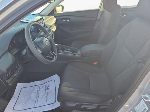 Certified 2025 Honda Accord LX image 9