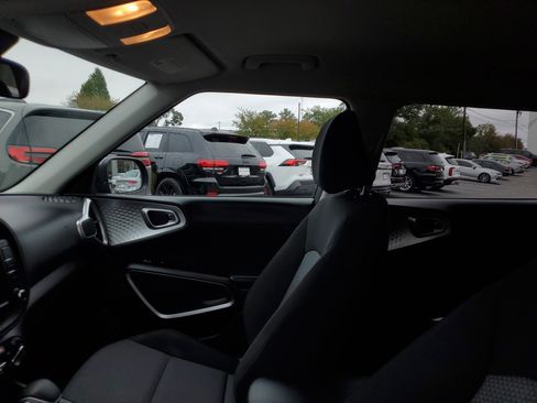 Used 2023 Kia Soul LX w/ Option Group 015 image 16