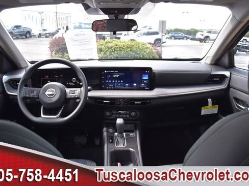 Used 2026 Nissan Kicks SV w/ SV Premium Package FWD image 3