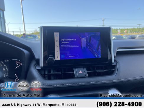 Used 2025 Toyota RAV4 XLE AWD/4WD image 17