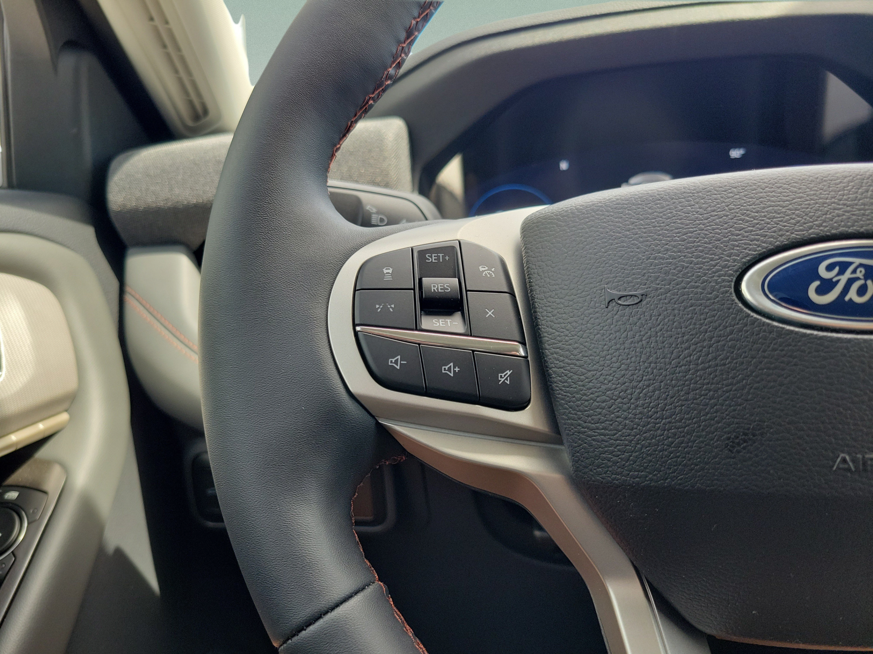 New 2026 Ford Explorer Active w/ Active Comfort Package RWD image 17
