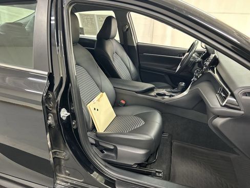 Used 2023 Toyota Camry SE FWD image 22
