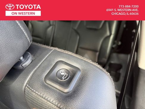 Used 2022 Kia Telluride EX w/ EX Premium Package image 38