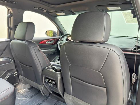 Used 2025 Chevrolet Traverse Z71 w/ Enhanced Driving Package AWD/4WD image 37